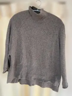 ベージュ ハイネック 五分袖 ニットセーター