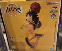 ワンピースベースショップ　ルフィ NBAフィギュア　レイカーズ　人気