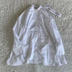 【未使用品タグ付き】23SS ナゴンスタンス　バンドカラーゆったりブラウス　Mのサムネイル