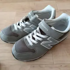 【美品】New Balance グレー スニーカー ベルクロ付き　23.5cm