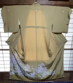 黒留袖 正絹縮緬地 金箔の友禅に孔雀と菊の吉祥花柄の手描き絵羽 落款 