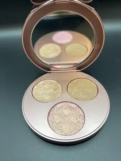 MAC エファベセンス エクストラ ディメンション フェイス コンパクト ライトのサムネイル