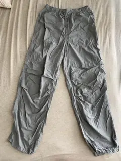 GU パラシュートカーゴパンツ