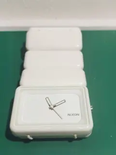 NIXON ホワイト VEGA 電池交換済