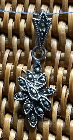 マーカサイト　ネックレストップ　シルバー