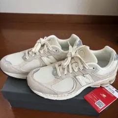 ニューバランスレディーススニーカー2002R