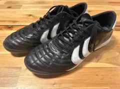 【あつをさん限定】YASUDA サッカースパイク ブラック ホワイトのサムネイル
