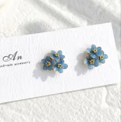 勿忘草の花束ピアス イヤリング ディップアート 花 上品 春夏 ノンホール