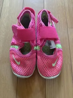 ナイキ　エアリフト　15cm ピンク