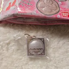 キャンメイク ミニチュアチャーム＆グミ ムーングロウハイライター01のサムネイル