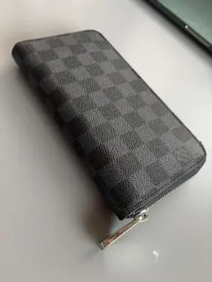Louis Vuitton ダミエ グラフィット ジッピーウォレットのサムネイル