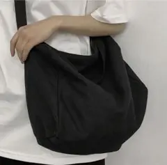 ★ ブラック ショルダーバッグ★ 　斜めがけ　男女兼用　メッセンジャー　新品
