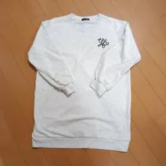 しまむら　裏起毛　生地薄めトレーナー　薄いグレー