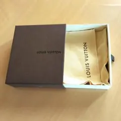 ルイヴィトン 収納ボックス 折財布サイズ 空箱 保存袋付き