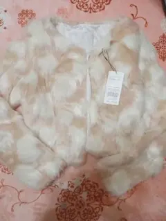 CECIL McBEE 　ショート丈 フェイクファー　コート　Mサイズ