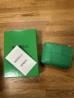ボッテガヴェネタ カセット　コンパクトウォレット　二つ折り　箱あり