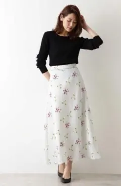 美品★ナチュラルビューティーベーシック　ドットフラワープリントスカート