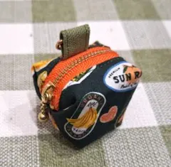 ミニミニキーホルダーポーチ　フルーツラベル柄【ハンドメイド】