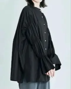 シャツ ランプスリーブ ブラウス ブラック 袖デザイン 体型カバー 着痩せ