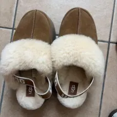 UGG 厚底 ムートン サンダル スリッパのサムネイル
