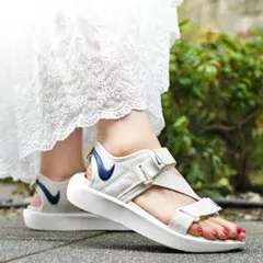 【新品・未使用・箱付き】Nike スポーツサンダル アイボリー