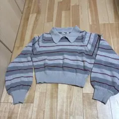 グレー/赤ストライプ クロップドニット