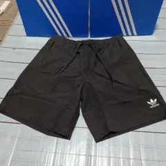 adidas　Mサイズ　アディダス　オリジナルス　水陸両用　ハーフパンツのサムネイル
