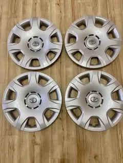 トヨタ ホイールキャップ 4枚セット シルバー ハイエース - メルカリ