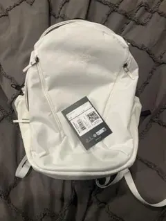 Arc'teryx マンティス26 ホワイトカラー - メルカリ
