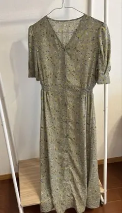 グリーン系花柄半袖ワンピース