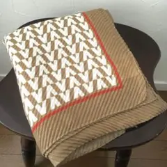 ◯幾何学模様のプリーツストール◯軽量　ふんわり