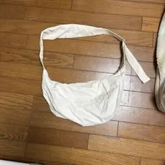 ホワイト ナイロン ショルダーバッグ