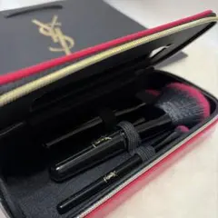 未使用　イヴサンローラン ボーテ　フェイスブラシ３本セット　ミラーケース付き