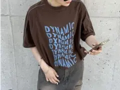 DYNAMIC ロゴプリント 半袖Tシャツ ブラウン Sサイズのサムネイル