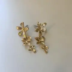 ゴールドピアス　フラワー　ウェディング　ブライダル