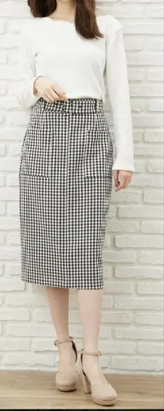 新品ingni allamanda(アラマンダ) ベルト付ナロースカート