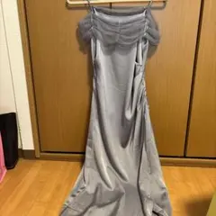 グレー オフショルダー ストレートカットドレス