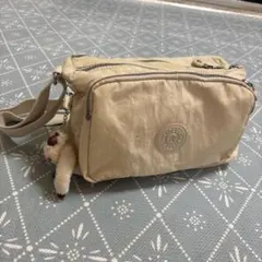 キプリング　ショルダーバック　ライトベージュ