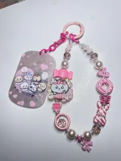 ピンクのキャラクターストラップ