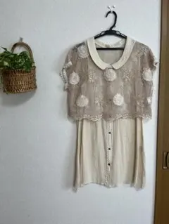 axes femme刺繍花柄ベスト付チュニックノースリーブシャツ