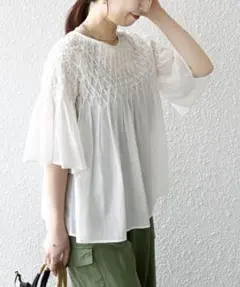 SHIPS any:〈洗濯機可能〉ハンドスモッキング コットン フレア ブラウス