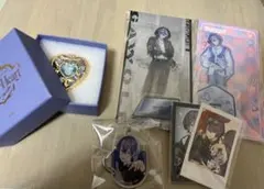 小柳ロウまとめ売り アクリルスタンド・缶バッジ・ロケットペンダント・キーホルダー