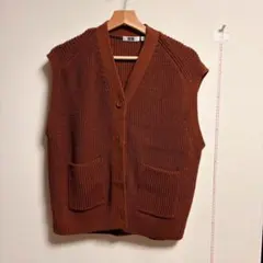 UNIQLO U ニットベスト ブラウン L /商品No.92のサムネイル
