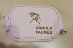 ARNOLD PALMER ピンクポーチ 傘チャーム付きのサムネイル