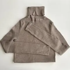 UNIQLO タートルネックセーター ベージュ