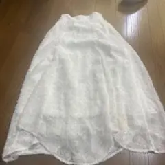 ホワイトロングスカート　LAUIR 新品
