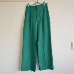 GU グリーンワイドパンツ