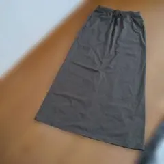 ユニクロエアリズムカーキ ロングスカート ドローストリングs