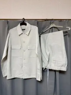 【タイムセール‼️】GU ライトグレー セットアップ Sのサムネイル