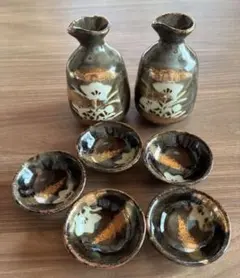陶器製酒器セット（2つの酒器と5つの小皿）